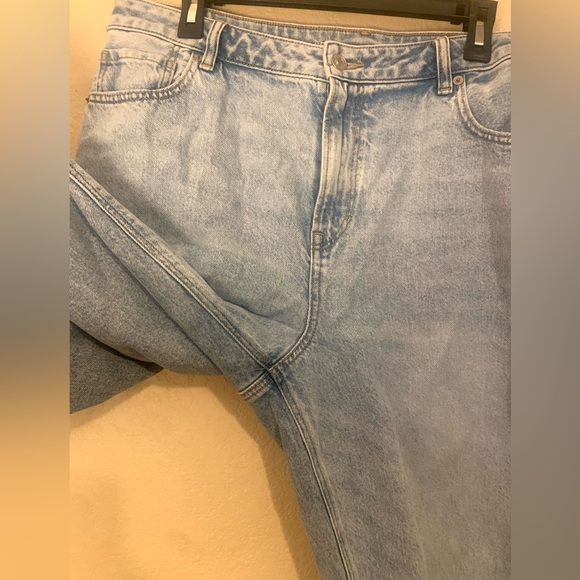 Women’s American Eagle Strigid High Rise Jeans Size 16 Short petite Mom Jeans - Picture 2 of 6